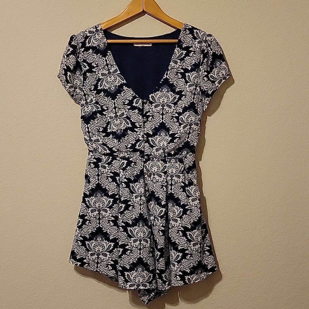 A'Gaci romper size Small Black and white floral CLEARANCE